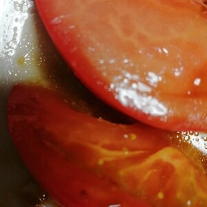 甘味の薄いトマトに甘辛醤油で！